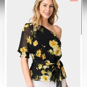 NWT Gibson Look One Shoulder Tie Waist Blouse in Black Yellow Floral
